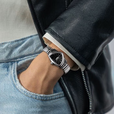 h24211130_wristshot h24211130_wristshot